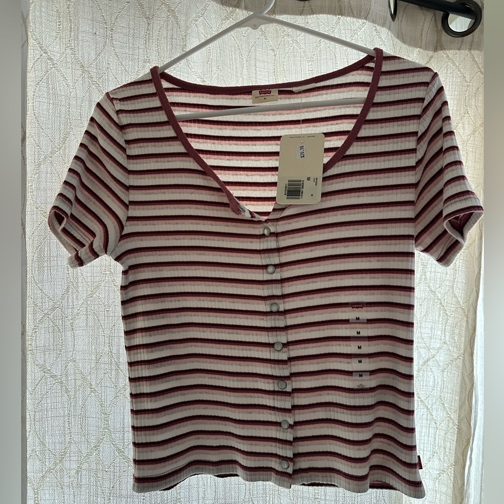 Levi’s size medium snap front shirt - NWT